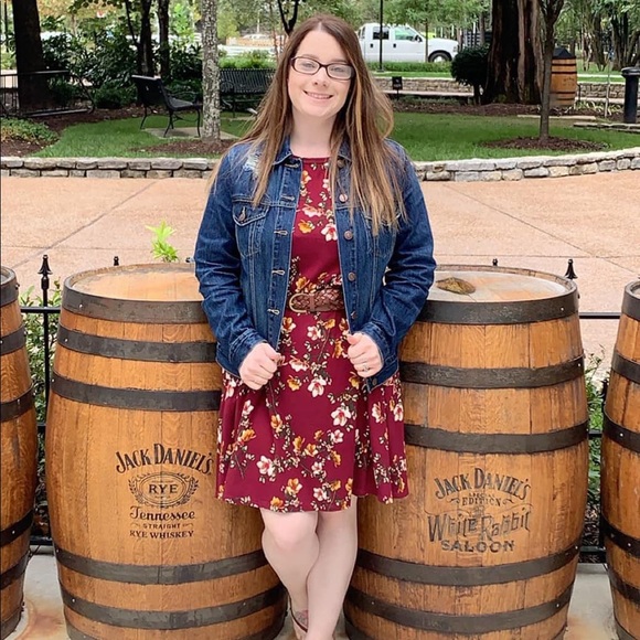 Meet your Posher, Donna - Picture 2 of 4